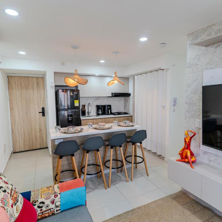 Apartamento piso 31, cerca aeropuerto y playa de Marbella - Three-Bedroom Apartment - 23