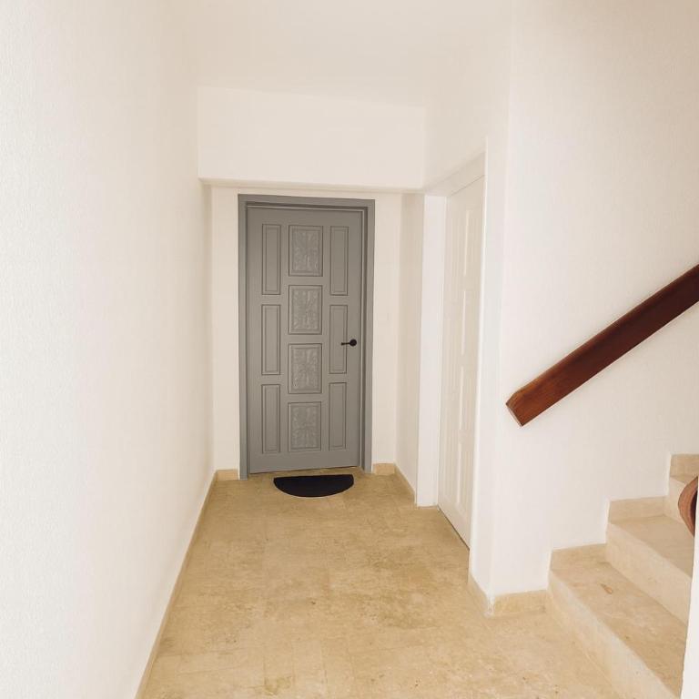 301 Apartment Hotel Zone 10 min walk to the Beach - Three-Bedroom Apartment - 4