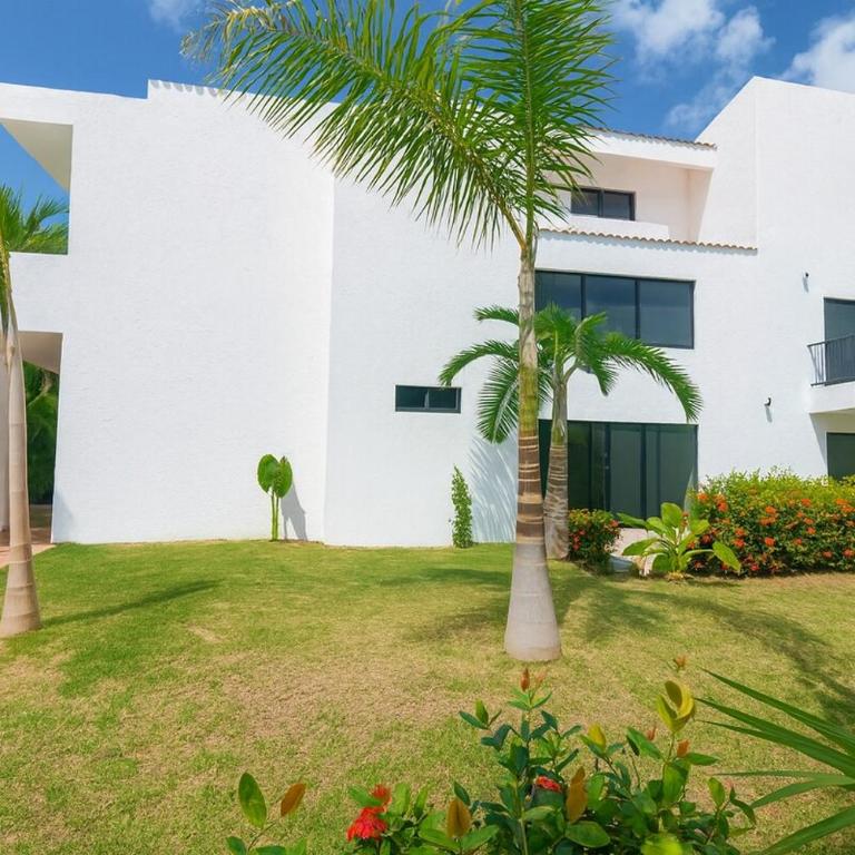 301 Apartment Hotel Zone 10 min walk to the Beach - Three-Bedroom Apartment - 6