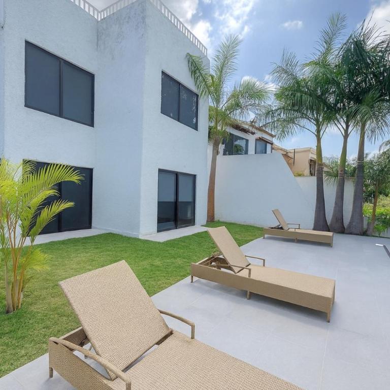 301 Apartment Hotel Zone 10 min walk to the Beach - Three-Bedroom Apartment - 7