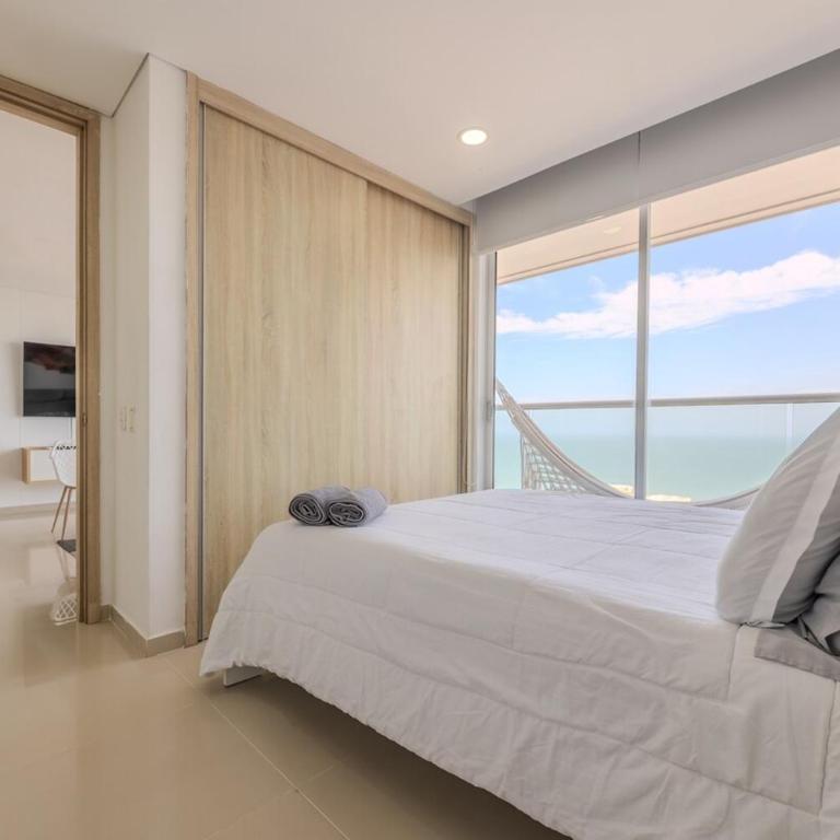 Luxury apto ocean View 2BR Great location - Two-Bedroom Deluxe Apartment with Harbor View - 14