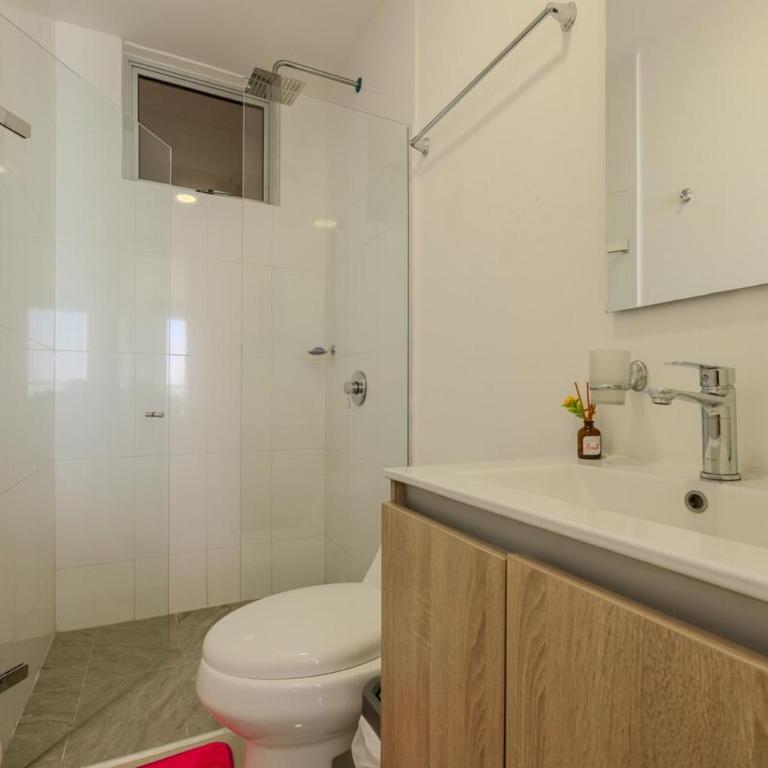 Luxury apto ocean View 2BR Great location - Two-Bedroom Deluxe Apartment with Harbor View - 36