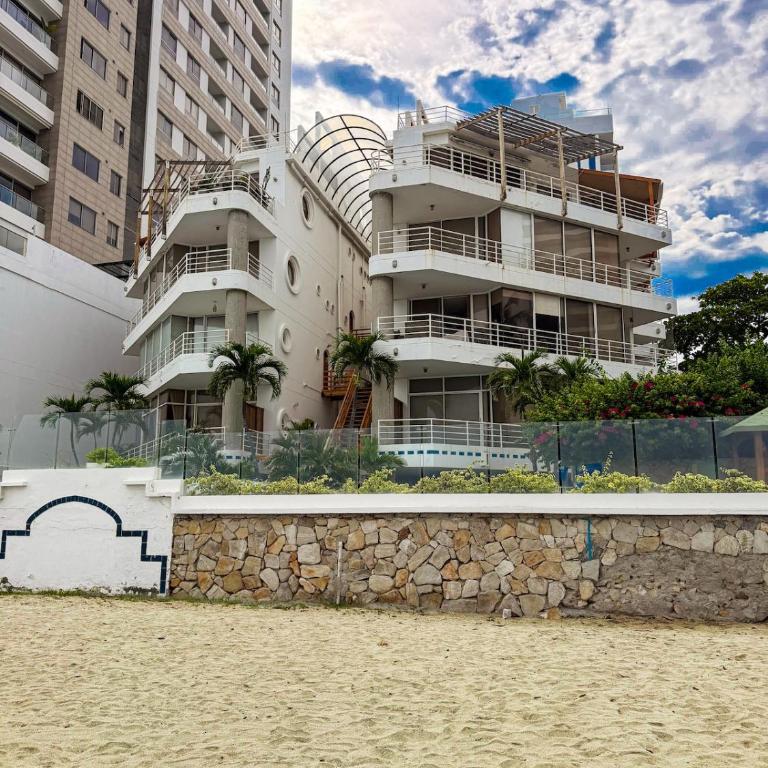 Apto en primera linea de playa - Two-Bedroom Apartment - 8