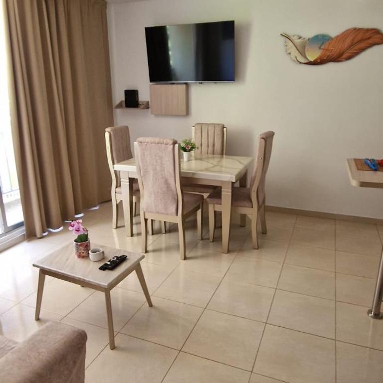 Exclusivo Apartamento en Conjunto Cerrado Entresierras - Apartamento de 3 dormitorios - 2