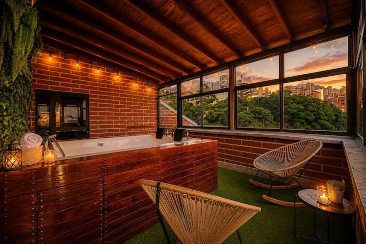 Apartamento en Provenza, con aire acondicionado, y jacuzzi en la azotea - Apartamento - 57