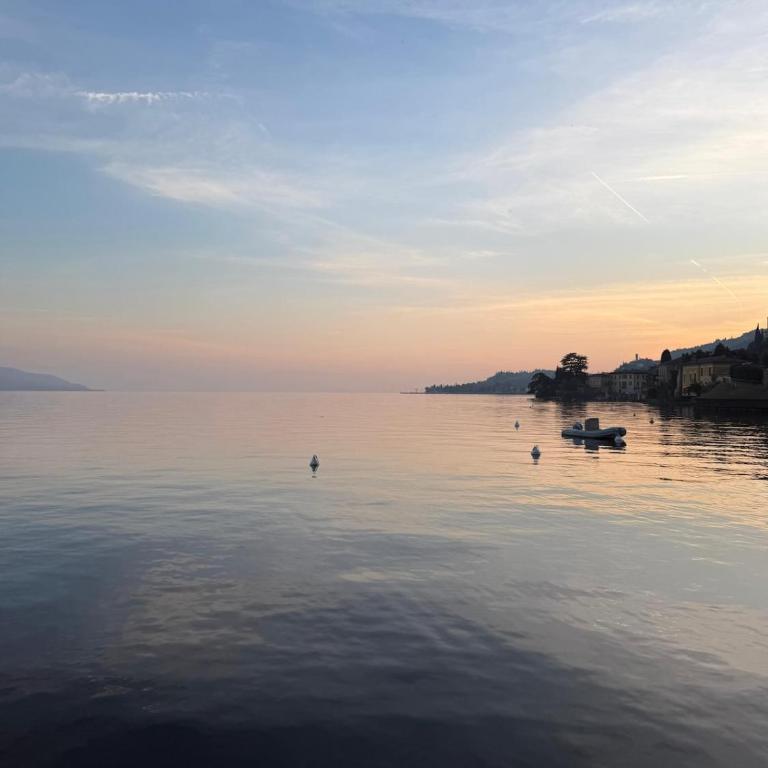 Exclusive private villa with panoramic lake view and pool use - Villa - 15