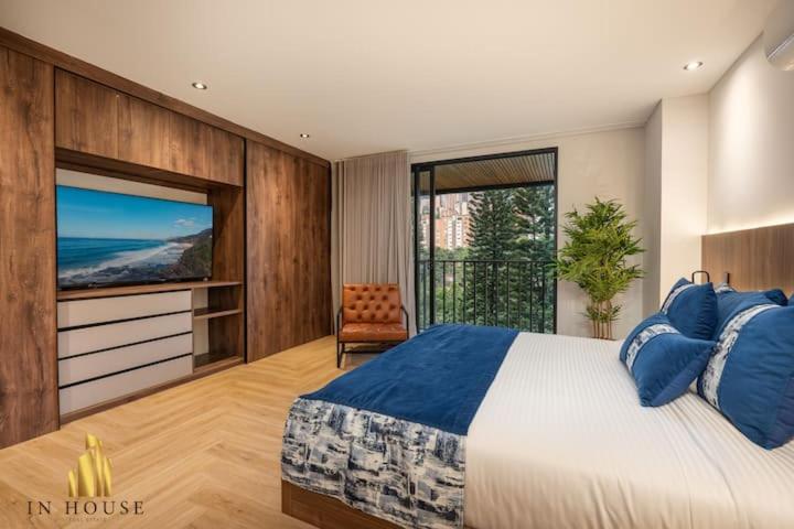 Apartamento luxy en el Poblado, con vistas panorámica y aire acondicionado - Apartamento de 3 dormitorios - 35