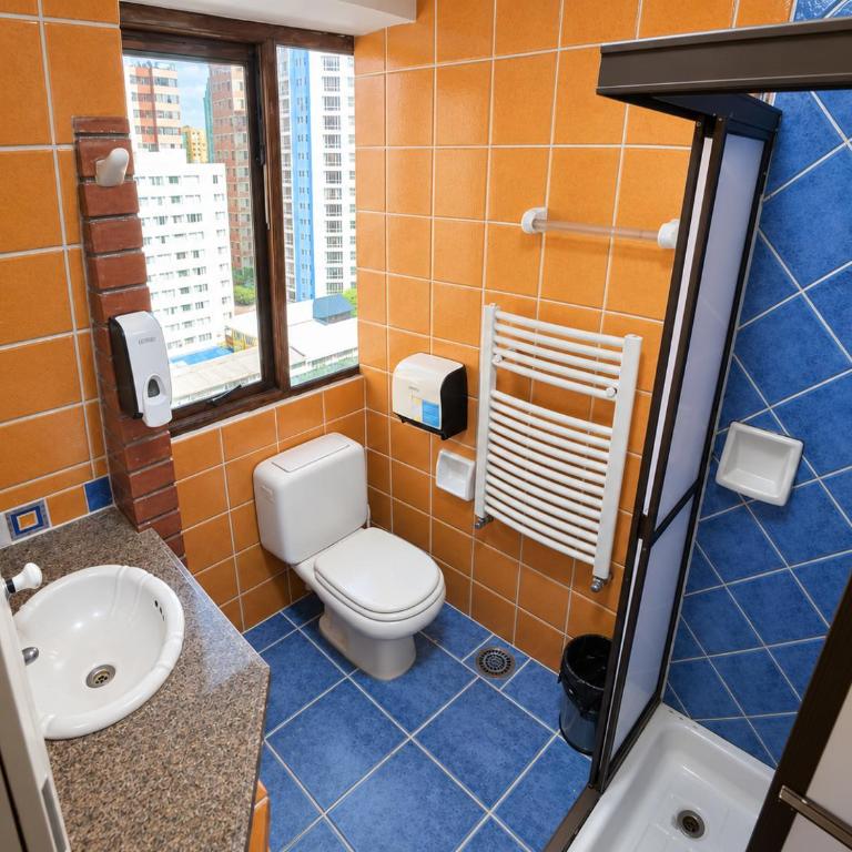 Hostal Martí - Habitación Compartida Mixta de 6 camas - 2