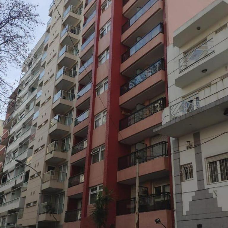 Depto 1 amb zona Centro Muy buen estado - One-Bedroom Apartment - 4