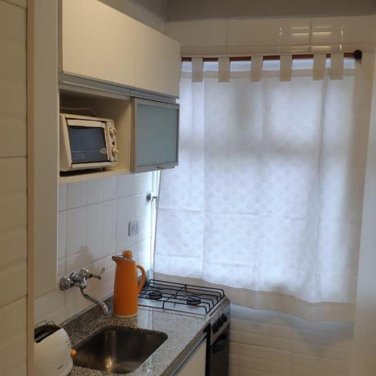 Depto 1 amb zona Centro Muy buen estado - One-Bedroom Apartment - 5