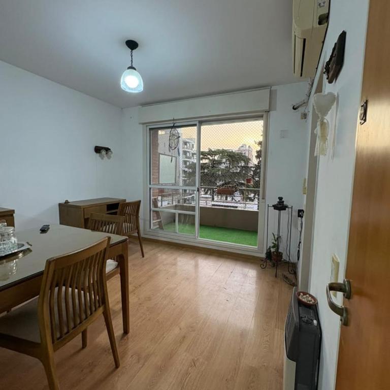 Departamento 2 dormitorios luminoso y amplio cerca del río y Monumento - Two-Bedroom Apartment - 2
