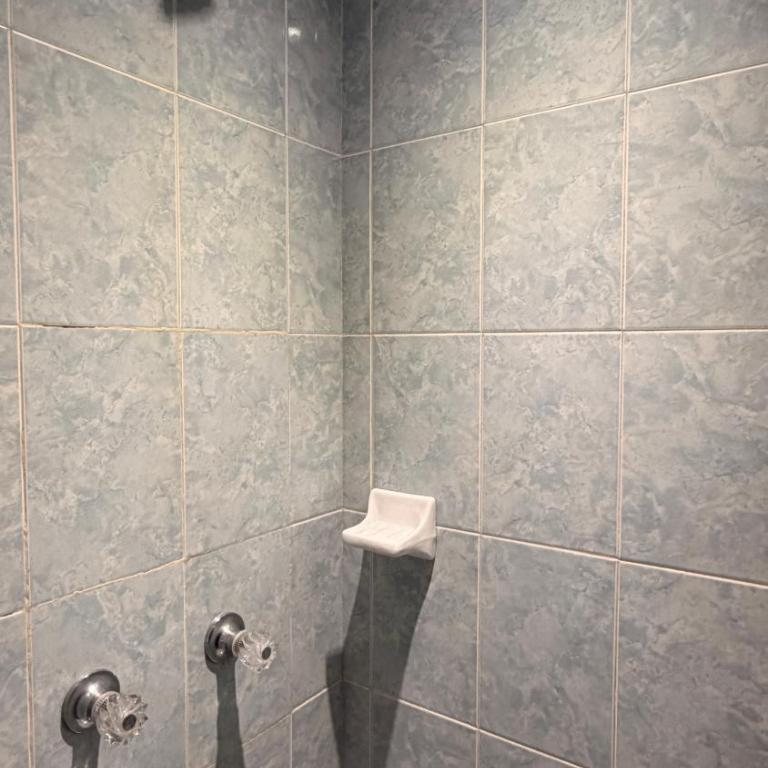 Hostal Hanoi en Bogotá - Standard Double Room with Shared Bathroom - 5