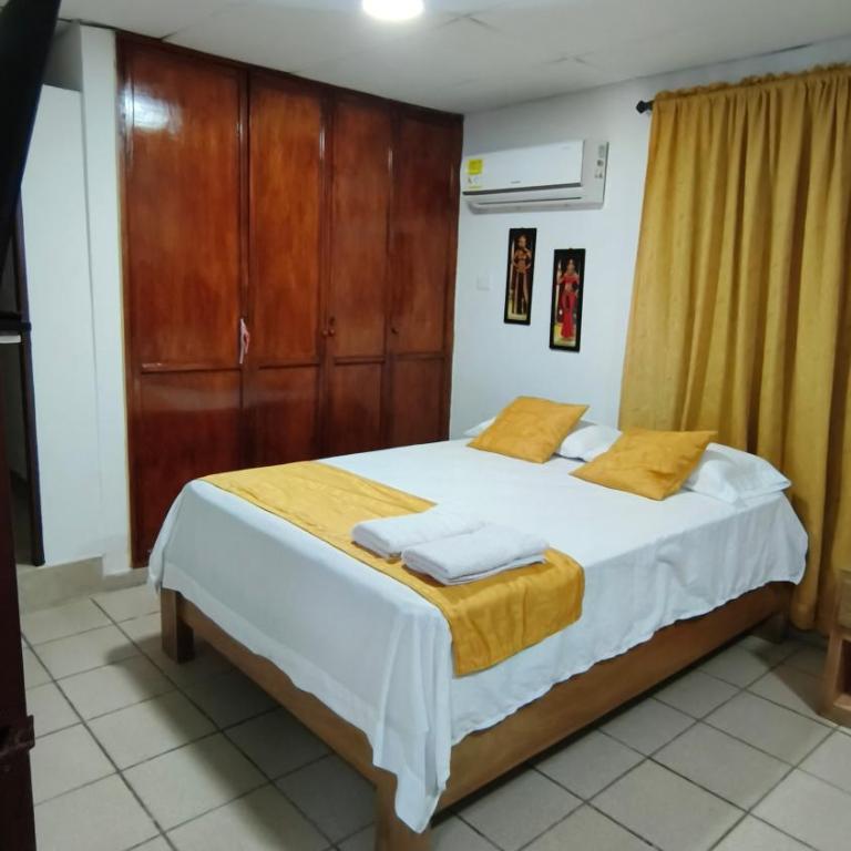 Casa Aranza - Double or Twin Room with Private Bathroom - 1