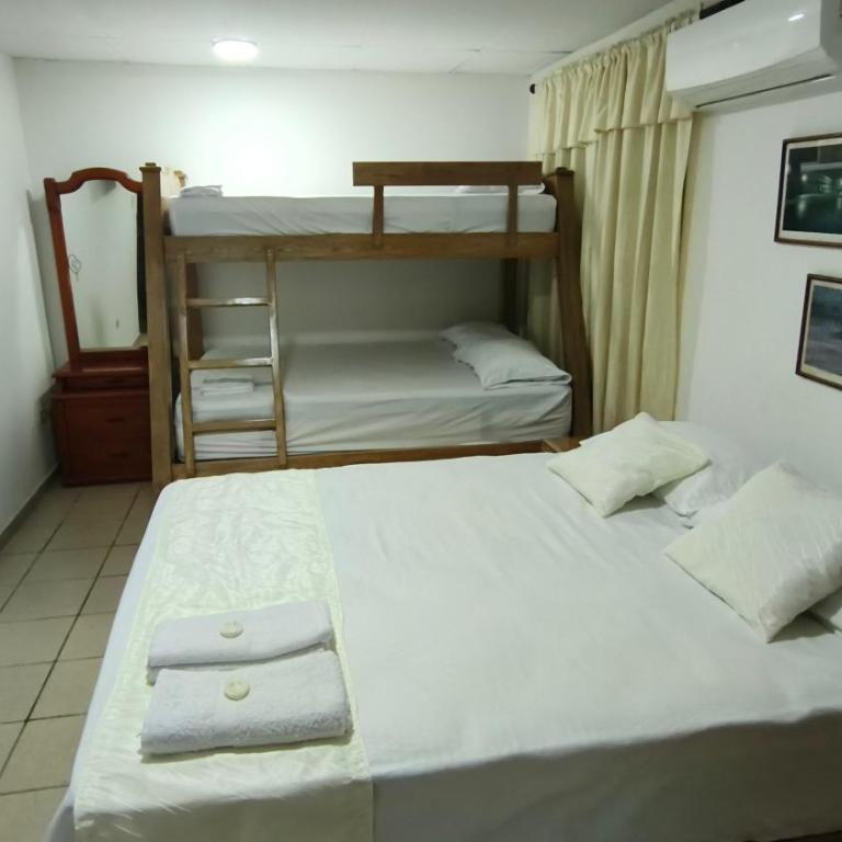 Casa Aranza - Double or Twin Room with Private Bathroom - 6