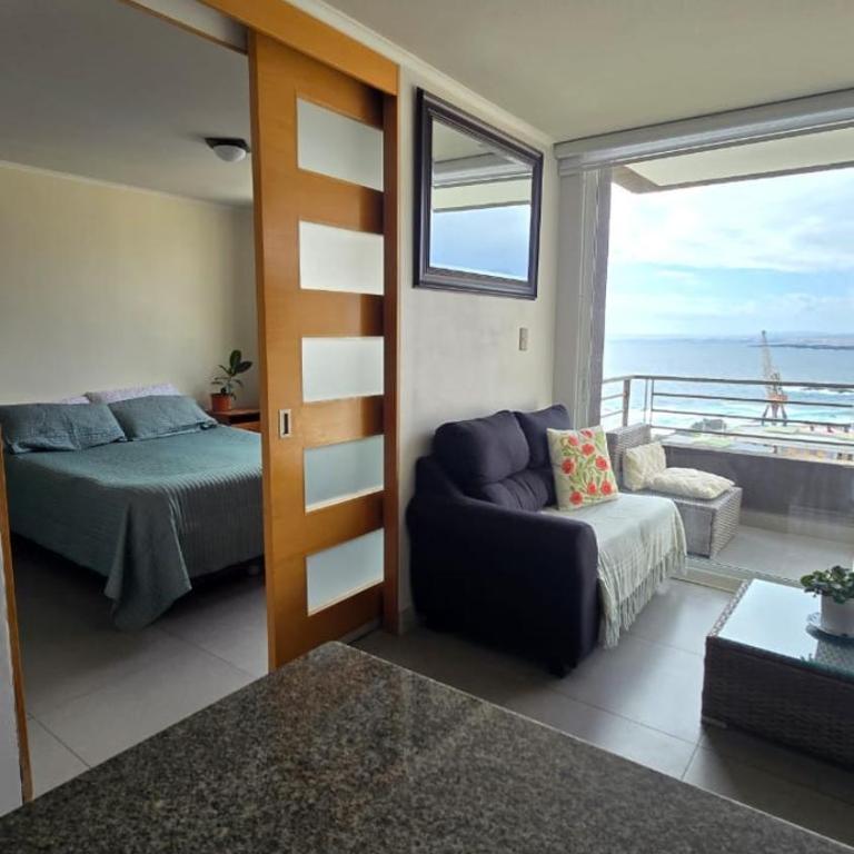 Piso 15, vista al norte, mar, incluye estacionamiento - One-Bedroom Apartment - 15