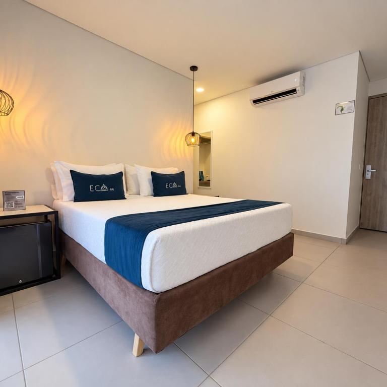 Hotel ECO 44 - Double Room with Patio - 2