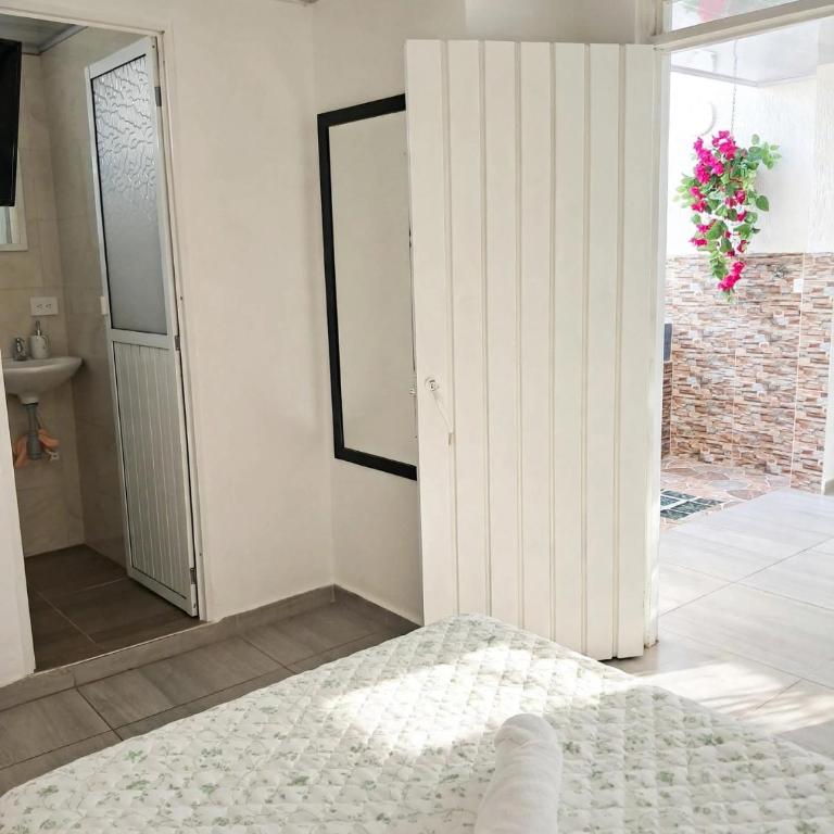 habitación cali porvenir - Habitación Doble con baño privado - 10