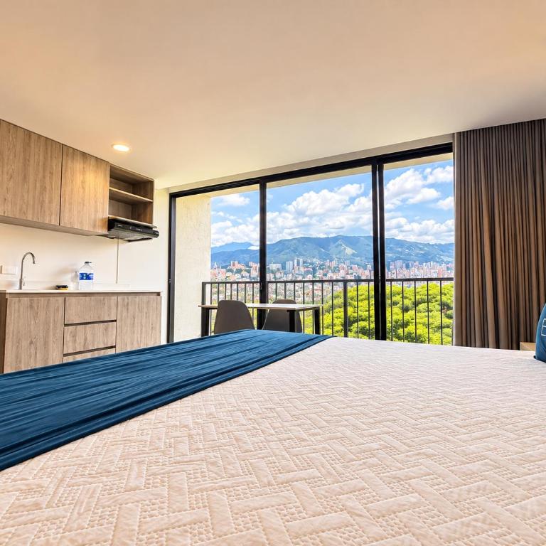 Hotel ECO 44 - Studio with Balcony - 4
