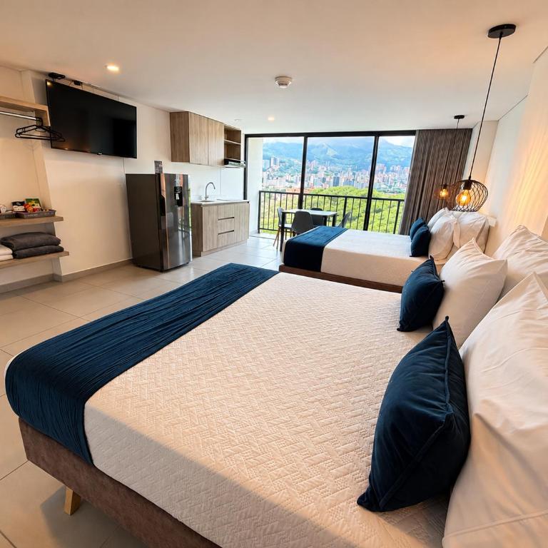 Hotel ECO 44 - Studio with Balcony - 3