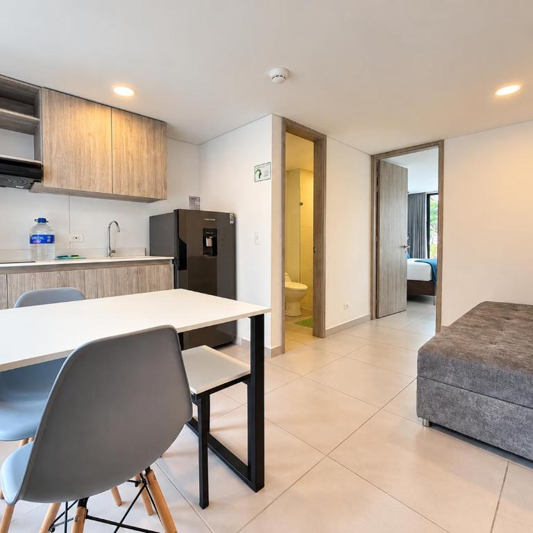 Hotel ECO 44 - Deluxe One-Bedroom Apartment with City View - 5