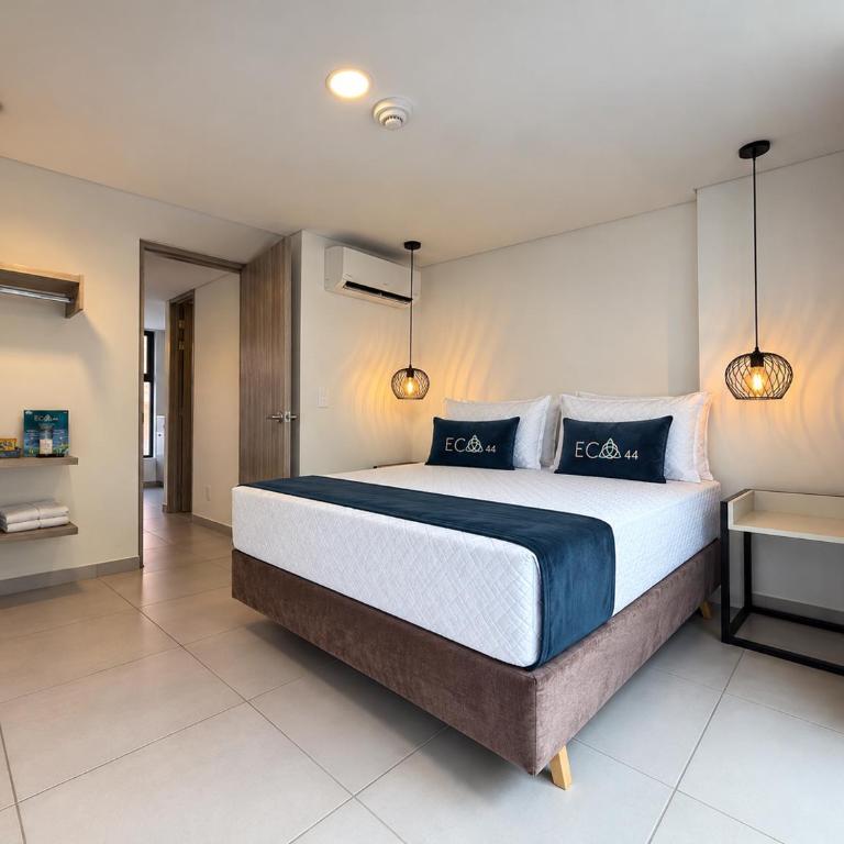 Hotel ECO 44 - Deluxe One-Bedroom Apartment with City View - 6