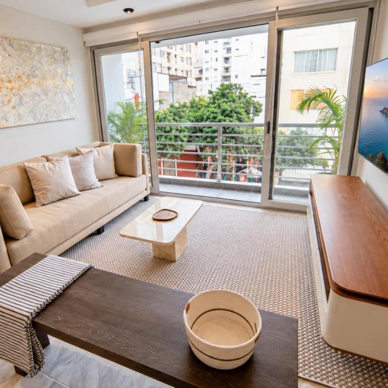 Spacious 3BR in Miraflores - Balcony - Three-Bedroom Apartment - 2