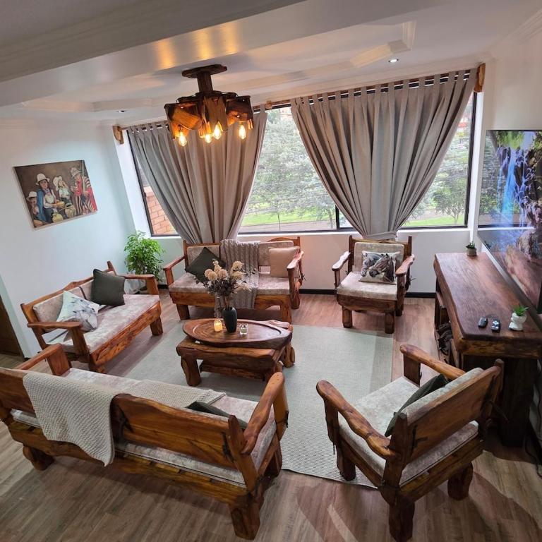 Casa Yanuncay Rustic house with parking in Cuenca - Three-Bedroom Apartment - 1