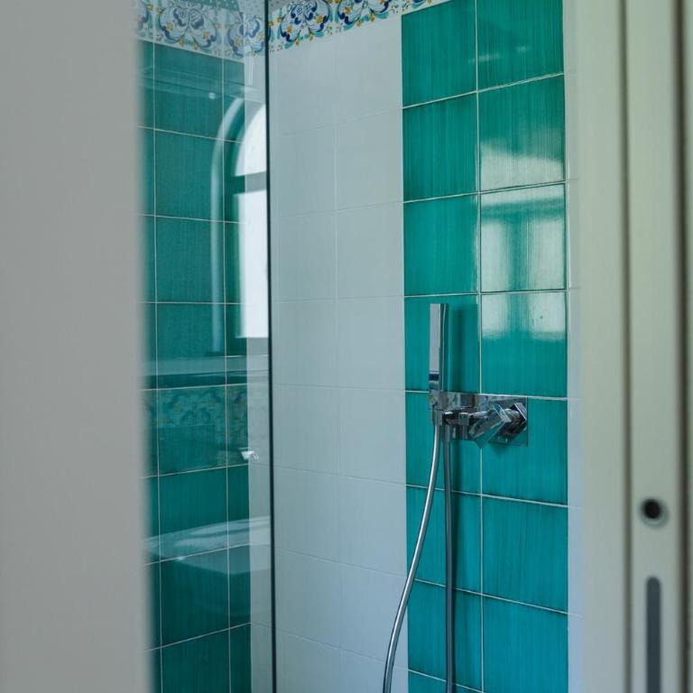 Casacasa Positano - Camera Deluxe Matrimoniale/Doppia con Letti Singoli con Vista Mare - 4