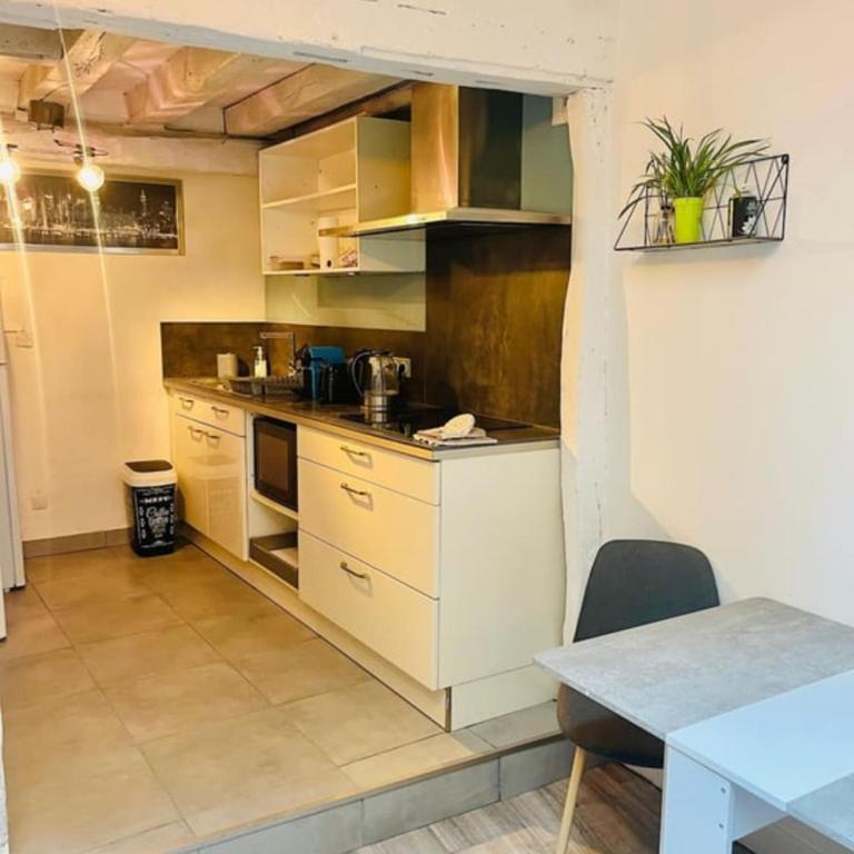 Charmante maison triplex avec jardin - Maison de Vacances - 3