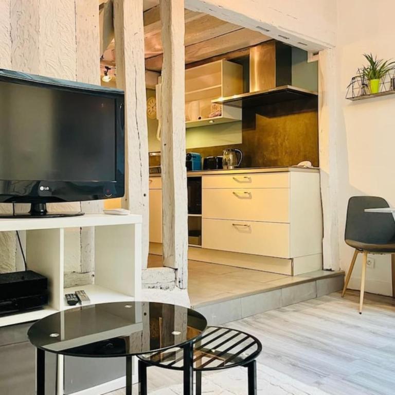 Charmante maison triplex avec jardin - Maison de Vacances - 15