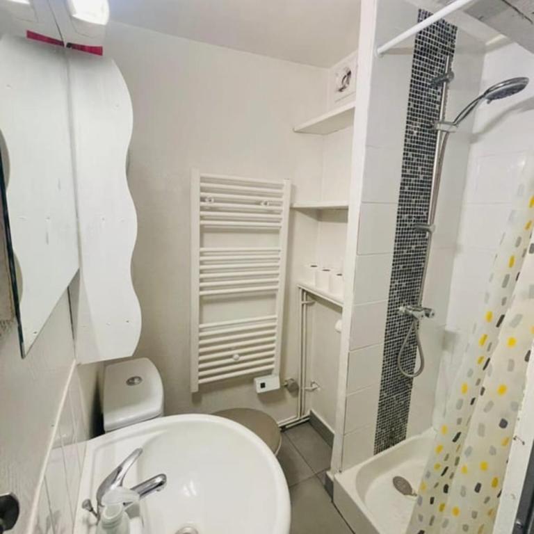 Charmante maison triplex avec jardin - Maison de Vacances - 28