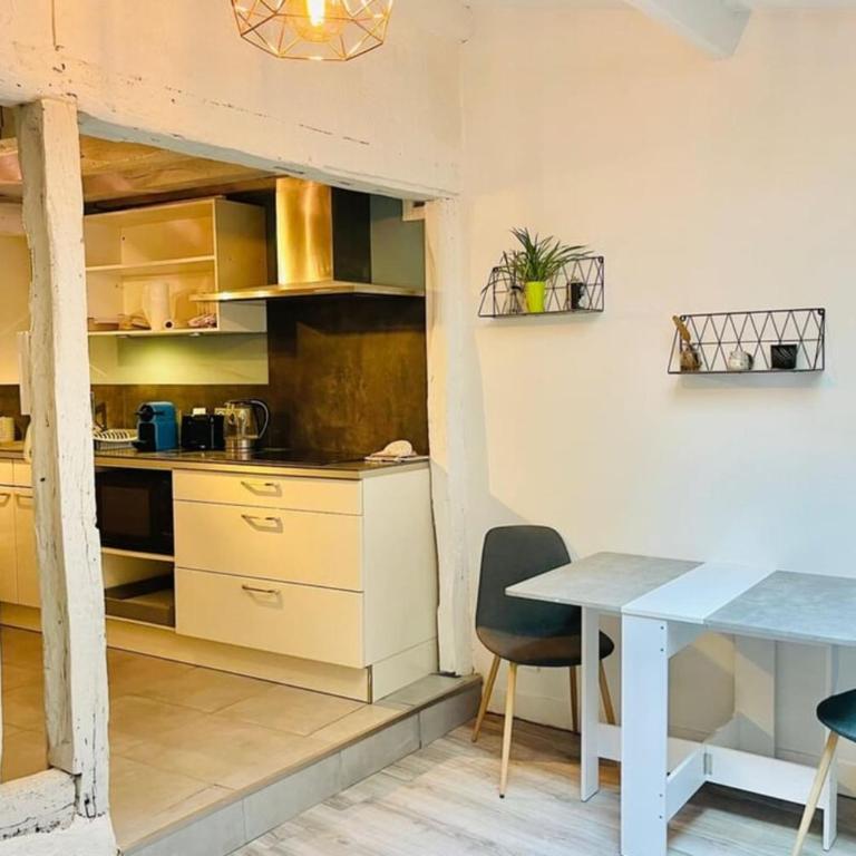 Charmante maison triplex avec jardin - Maison de Vacances - 30