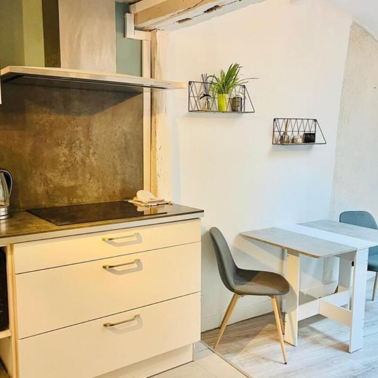 Charmante maison triplex avec jardin - Maison de Vacances - 33