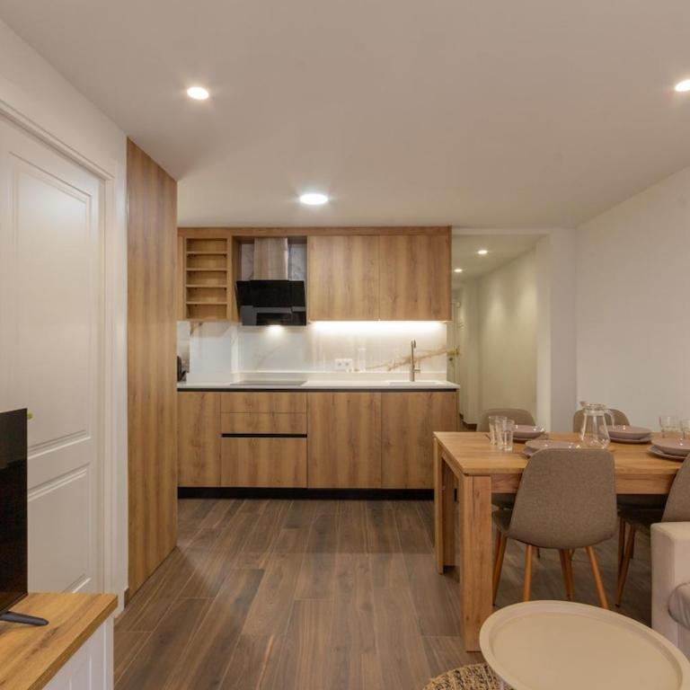 Apartamento céntrico junto al paseo marítimo y playa - Apartamento de 2 dormitorios - 28