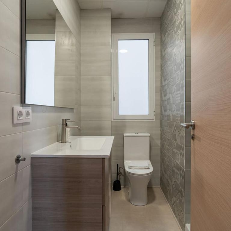 VLC Host - Hospital - Four-Bedroom Apartment - 14
