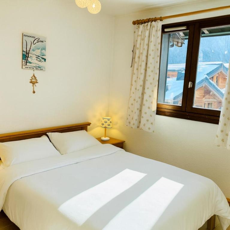 Bright with balcony views of Mont Blanc Parking - Apartment - 3