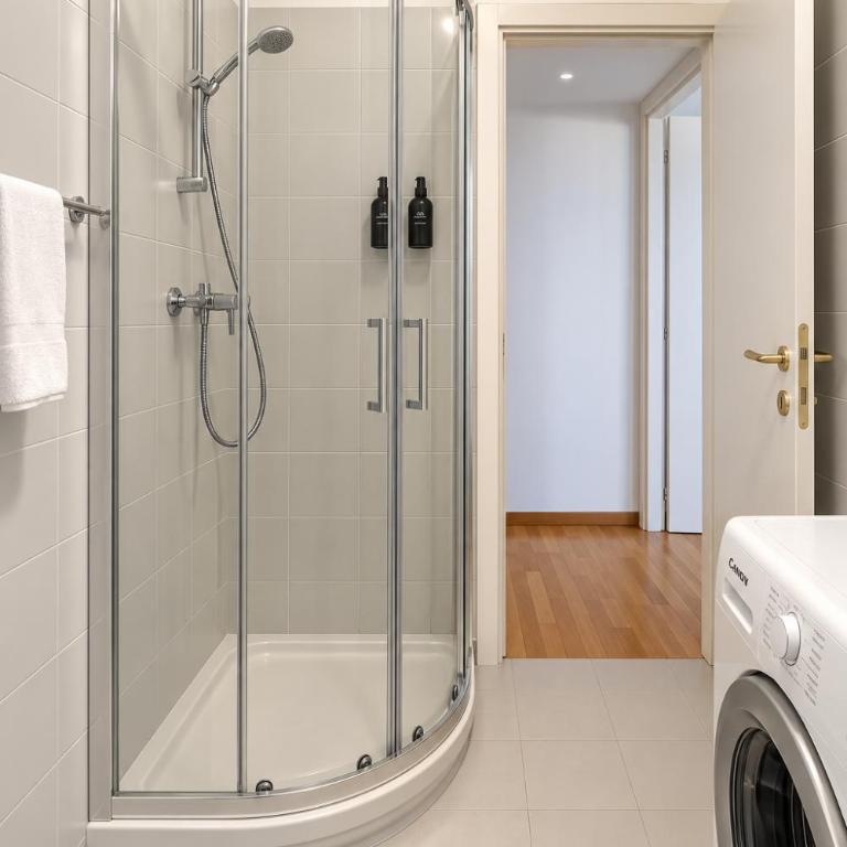 The Boutique Houses - Tram 2 direct to Duomo & Navigli - Milan City Center - Apartamento Superior con vistas a la ciudad - 13