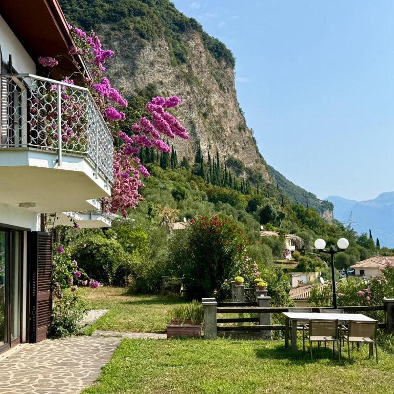 Exclusive private villa with panoramic lake view and pool use - Villa - 33