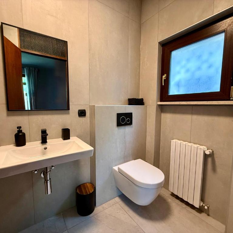 Exclusive private villa with panoramic lake view and pool use - Villa - 38