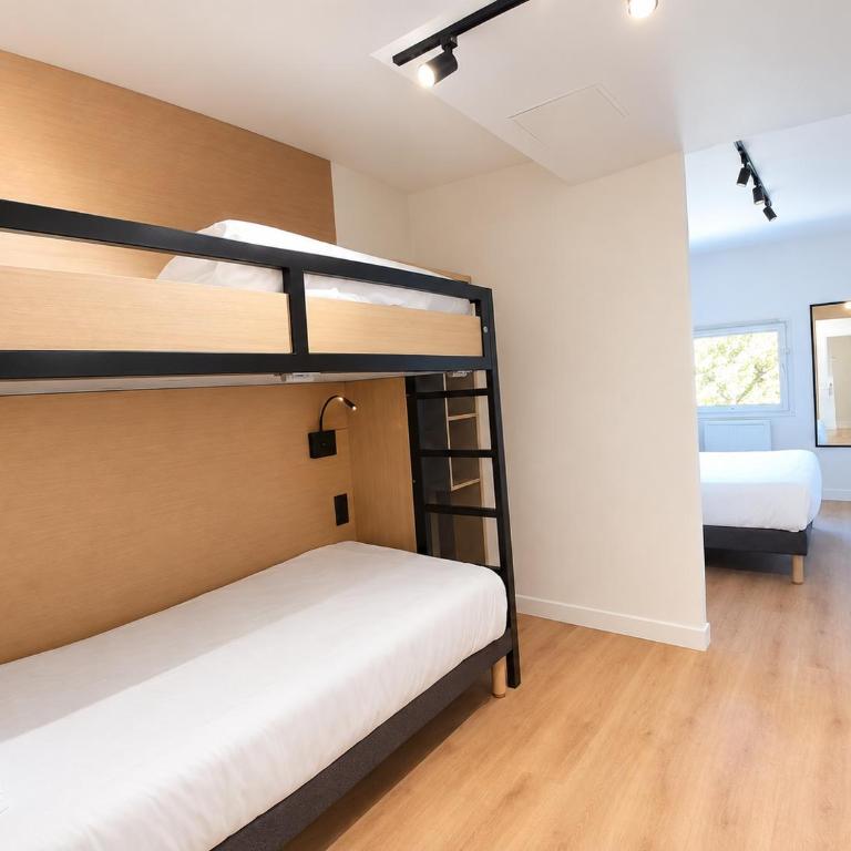 Kyriad ECO - Tours Nord - Chambre Quadruple avec Salle de Bains Privative - 3