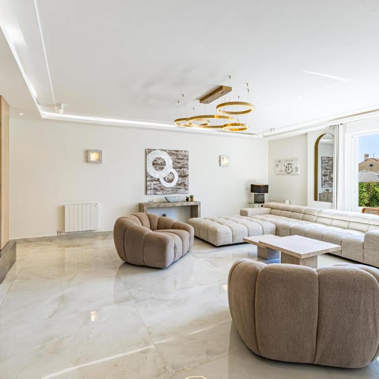11 GRIMP - Villa with a swimming pool and tennis walk to beach - Villa avec Piscine Privée - 4