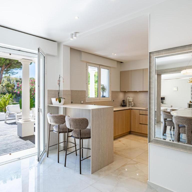 11 GRIMP - Villa with a swimming pool and tennis walk to beach - Villa avec Piscine Privée - 5