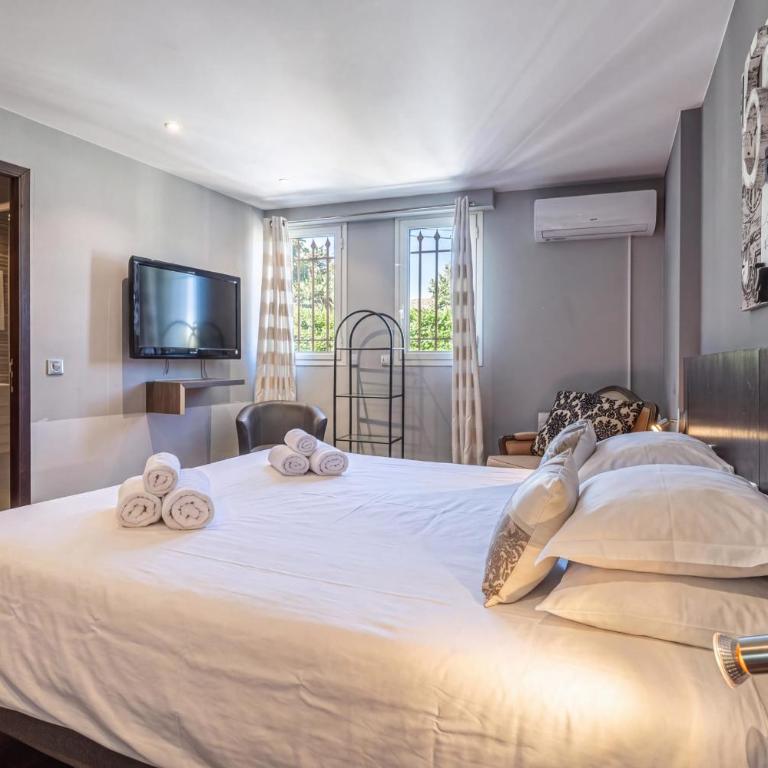 11 GRIMP - Villa with a swimming pool and tennis walk to beach - Villa avec Piscine Privée - 18
