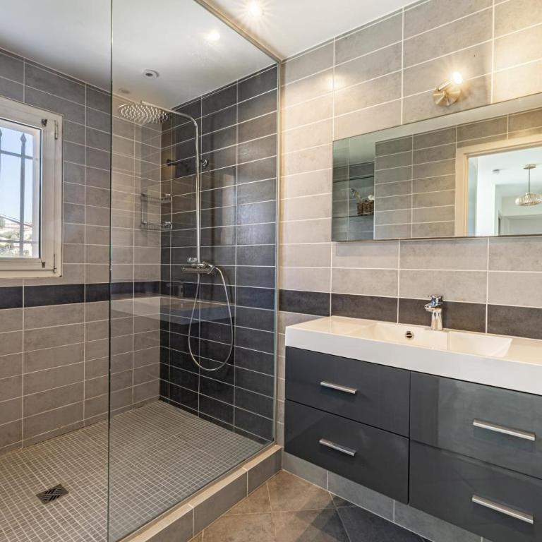 11 GRIMP - Villa with a swimming pool and tennis walk to beach - Villa avec Piscine Privée - 27
