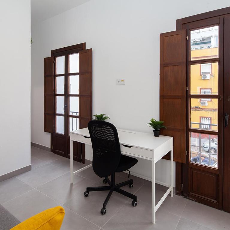 Residencia & Suites REST Triana Alfareria 100 - Estudio Superior - 1