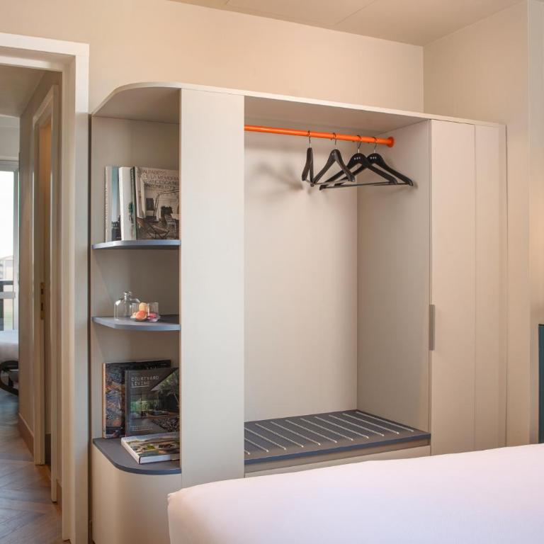 UNA Hotels Mediterraneo Milano - Premium Double Room with Extra Bed - 3