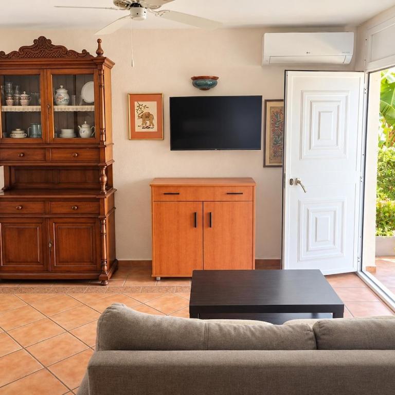 Evans Realty DN Bungalow & Piscina & Terraza & AC - Bungalow - 3