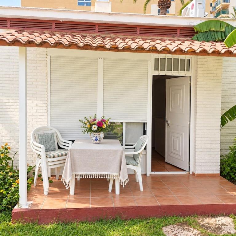 Evans Realty DN Bungalow & Piscina & Terraza & AC - Bungalow - 4