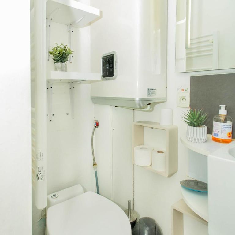 BnBNova - Champs Elysees & Arc de Triomphe - Apartment - 11