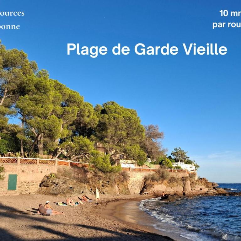 Villa les 3 sources d'Aiguebonne, Vue mer et Estérel, plages à pied - Villa - 42